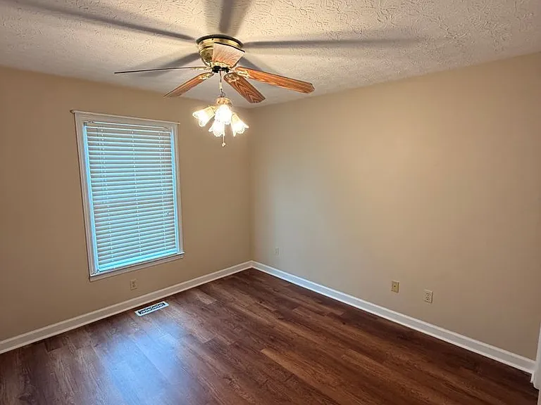 711 Marlin Ln — Photo 29