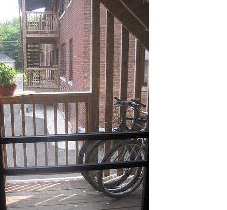 2nd image of 1300 Maryland St APT 4