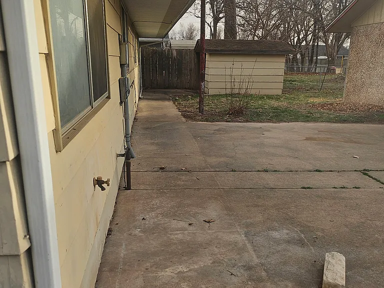 522 N Harding St — Photo 2