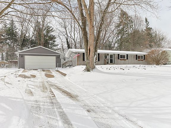 3rd image of 2416 Blanchard Dr