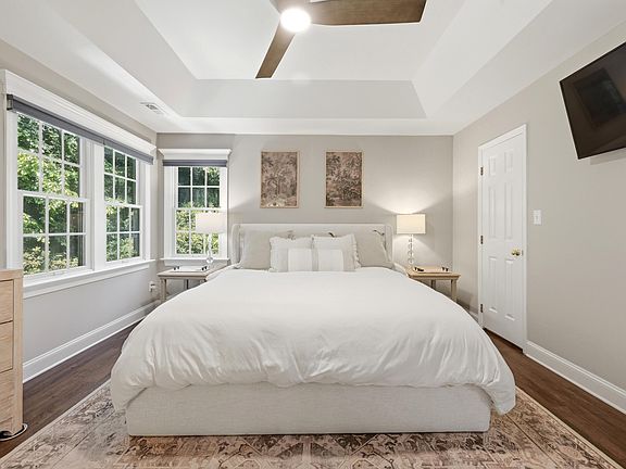 3rd image of 1521 Park Ridge Way