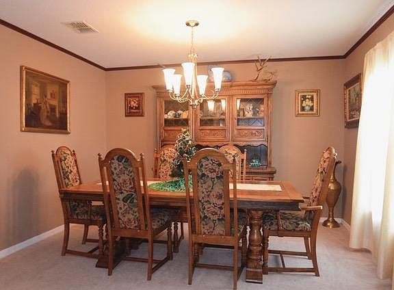 5th image of 139 Wheatfield Cir