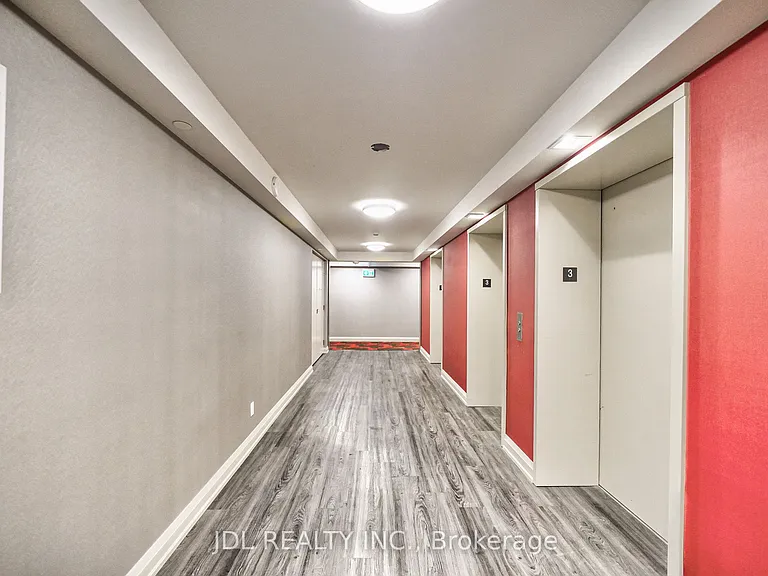 20 Meadowglen Pl #334 — Photo 4