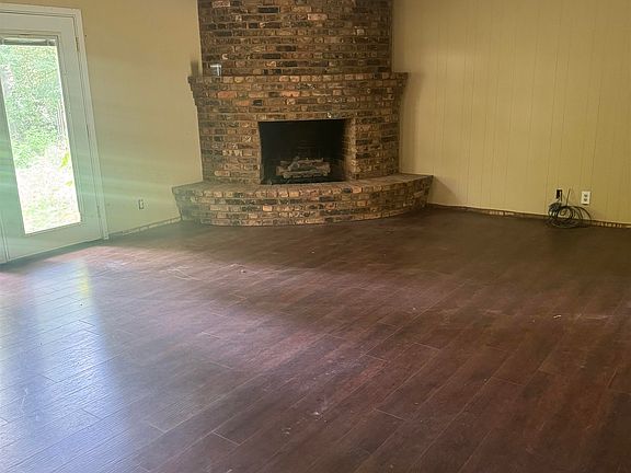 4th image of 411 N Glencrest St