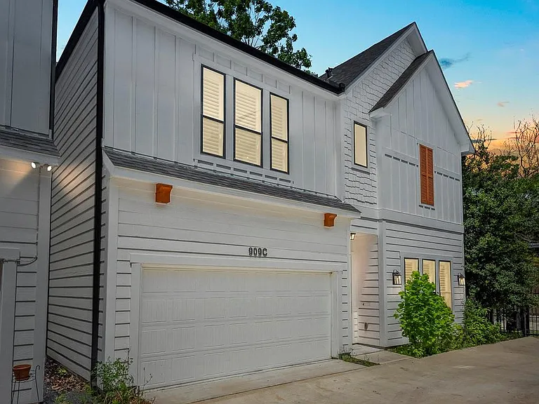 909 Oak St #C — Photo 2