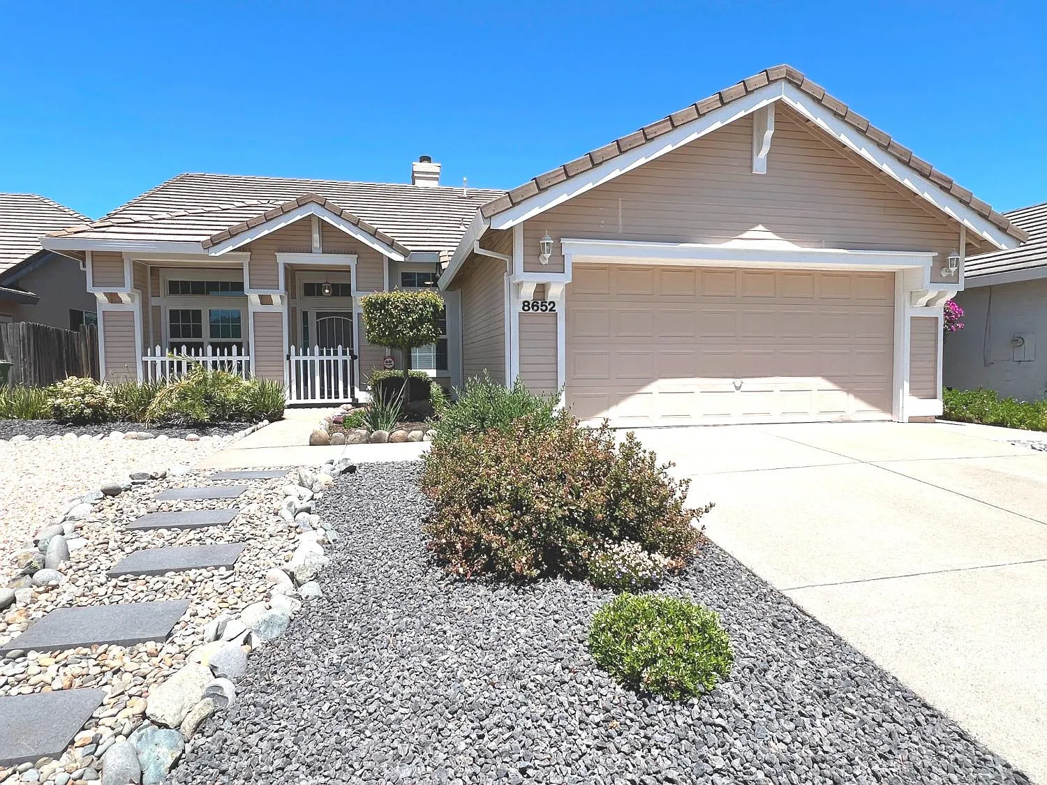 8652 Spring House Way photo 1