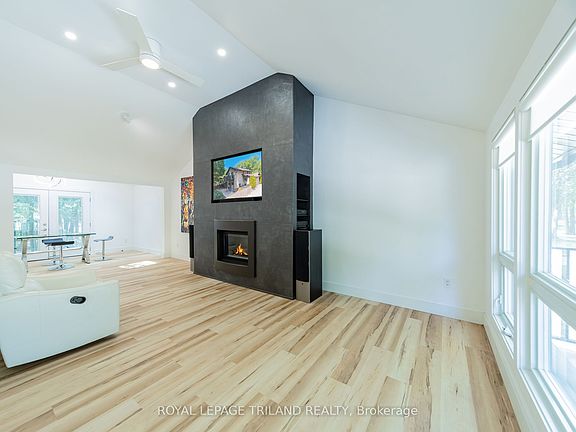 3rd image of 9653 Joanne Ave