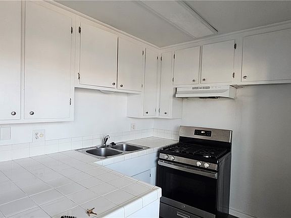 3rd image of 102 Avenida San Fernando #5