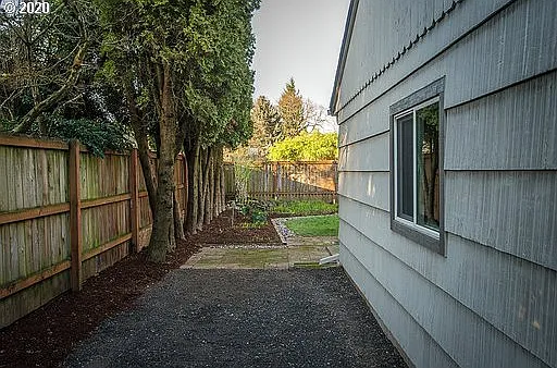 18641 NE Everett Ct — Photo 8