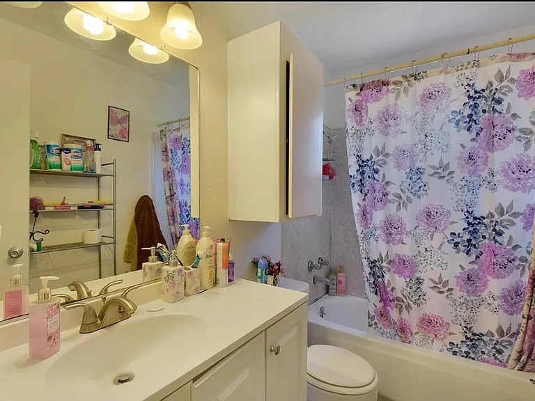 277 Percy Ave #1 — Photo 2
