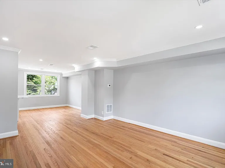3551 Shannon Dr — Photo 4