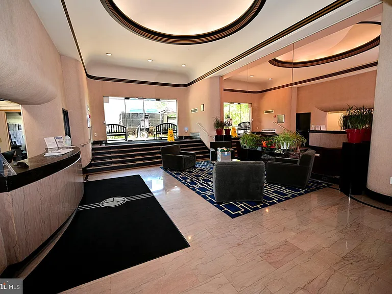 1 Scott Cir #515 — Photo 34