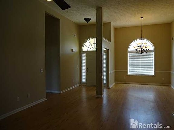2nd image of 405 Paxton Ave