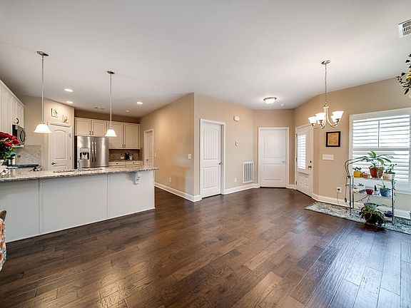 4th image of 2027 Westburn Pvt Ln