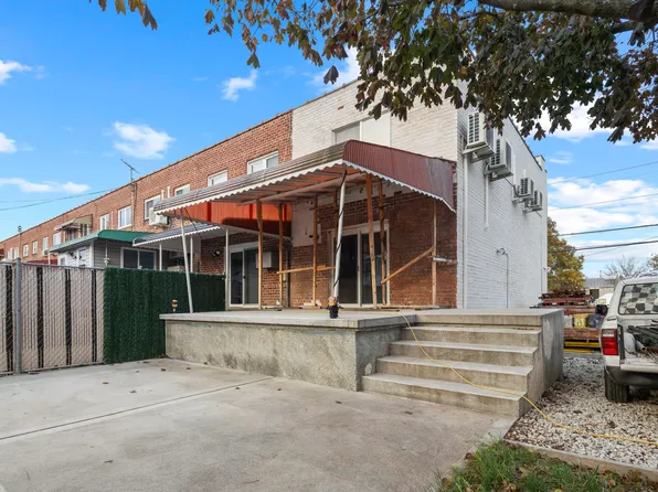 2924 Gerritsen Avenue image 15 of 25