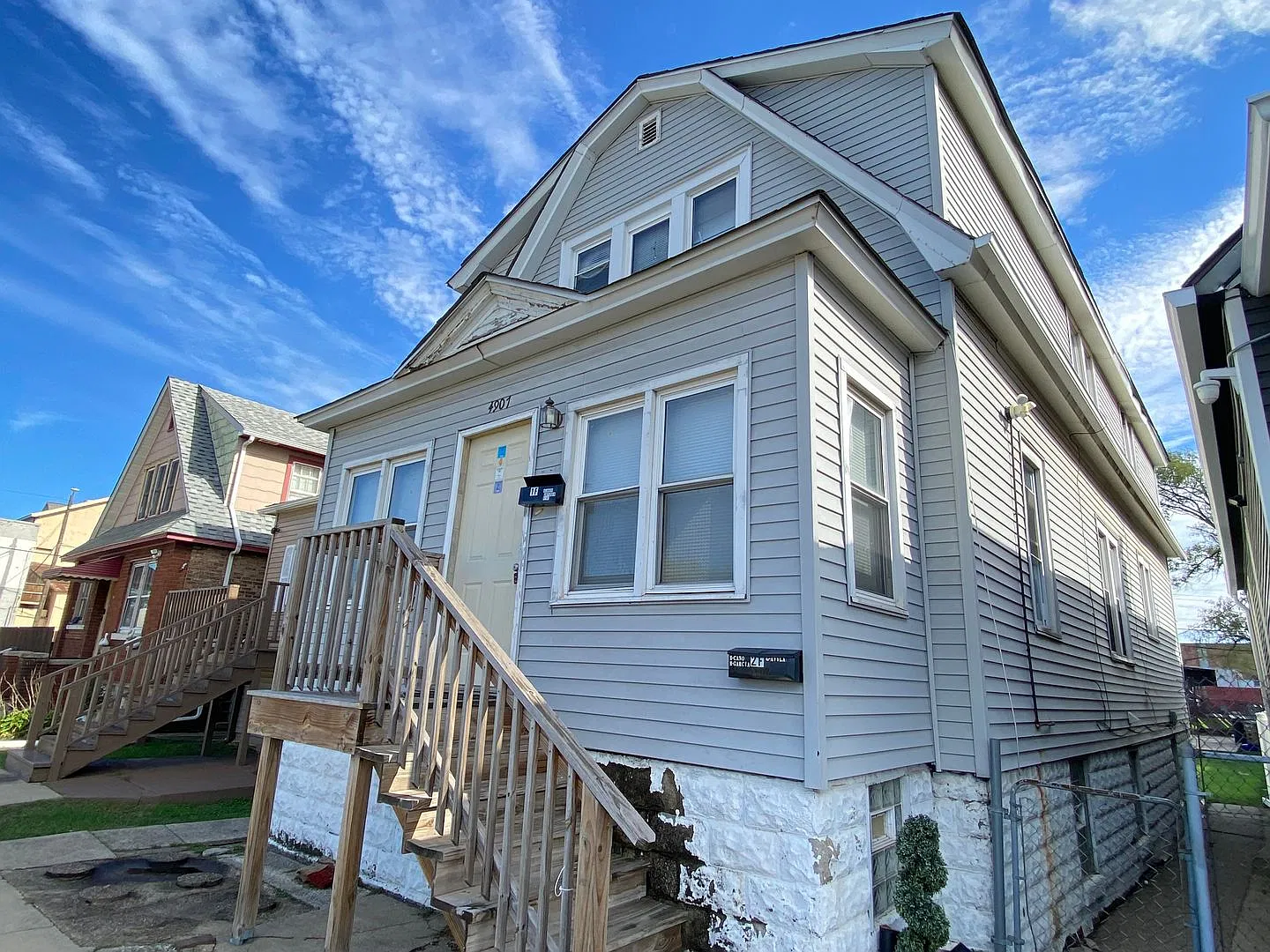 3 Bedroom Apartment in East Chicago — Photo 2