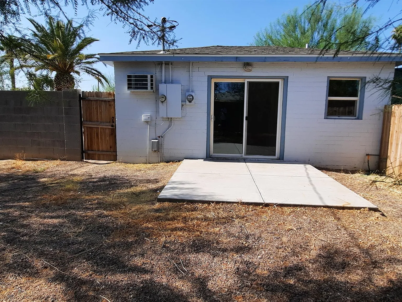 1804 W Roma - Guest House — Photo 3