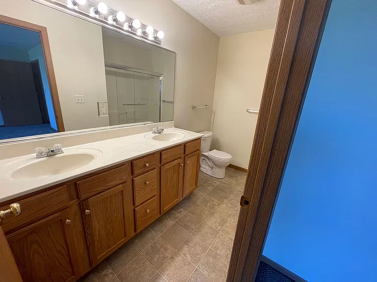 3223 Mendel Dr — Photo 12
