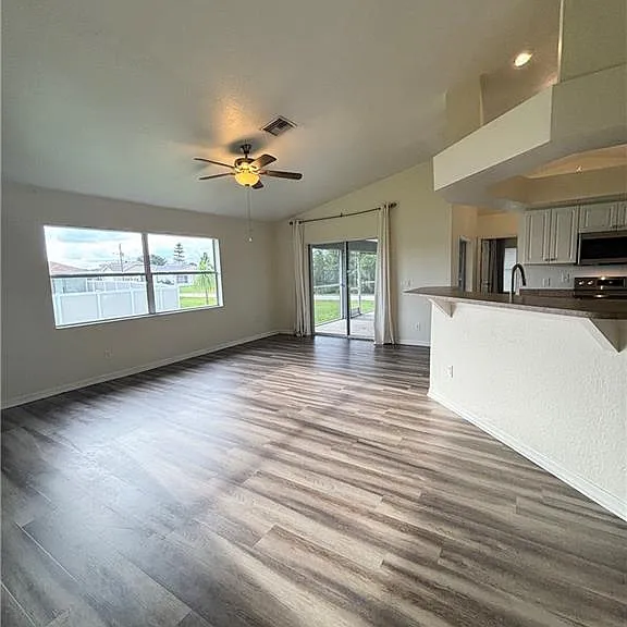 6143 Hendley Ct — Photo 9