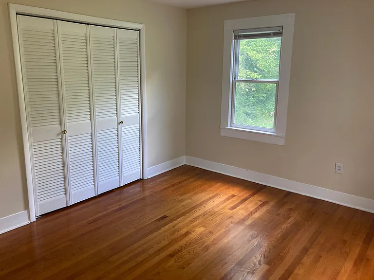 613 Brush Creek Rd — Photo 5