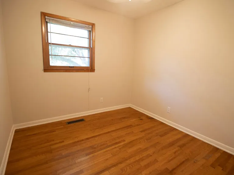 2501 Brookside Ct — Photo 11