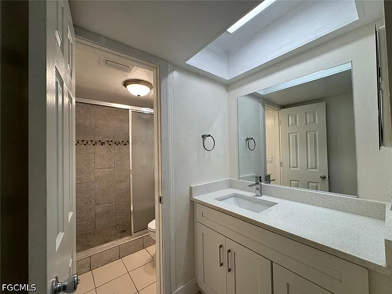 2201 E 5th St #23 — Photo 9