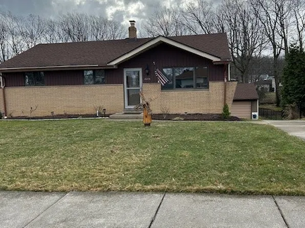 7075 W Parkview Dr, Parma, OH 44134