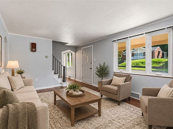 3rd image of 1021 5th St