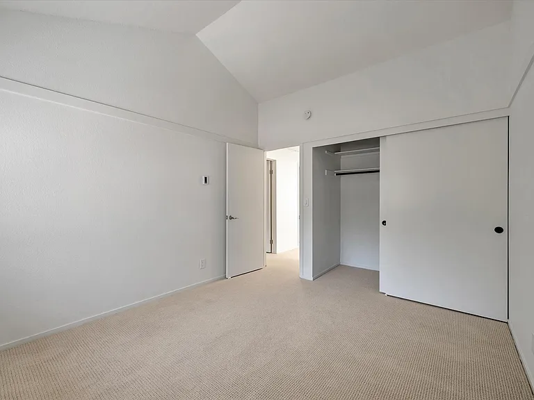 4 W Harbor Dr — Photo 24