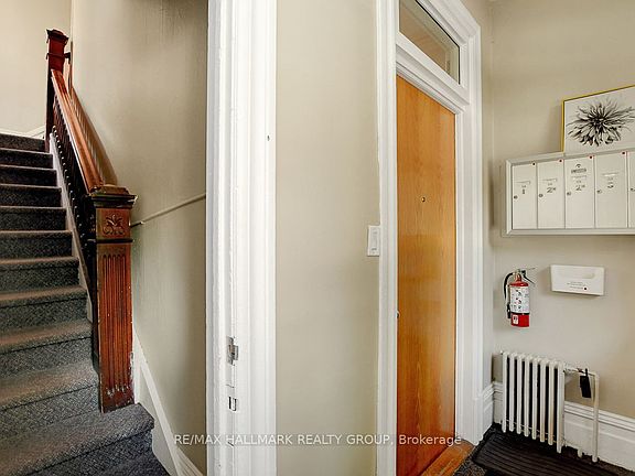 3rd image of 120 Strathcona Ave S