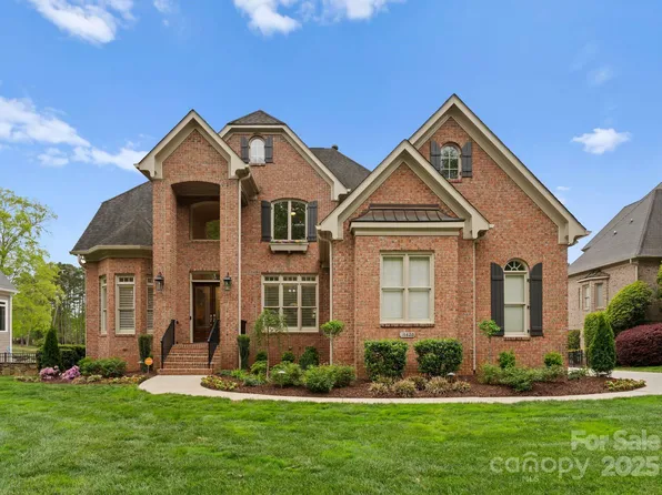 13420 Robert Walker Dr, Davidson, NC 28036