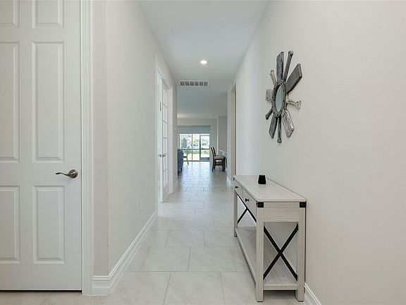 4th image of 909 Padilla Ct