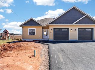 291 Greenwood Dr, Summerside, PE C1N3Y1