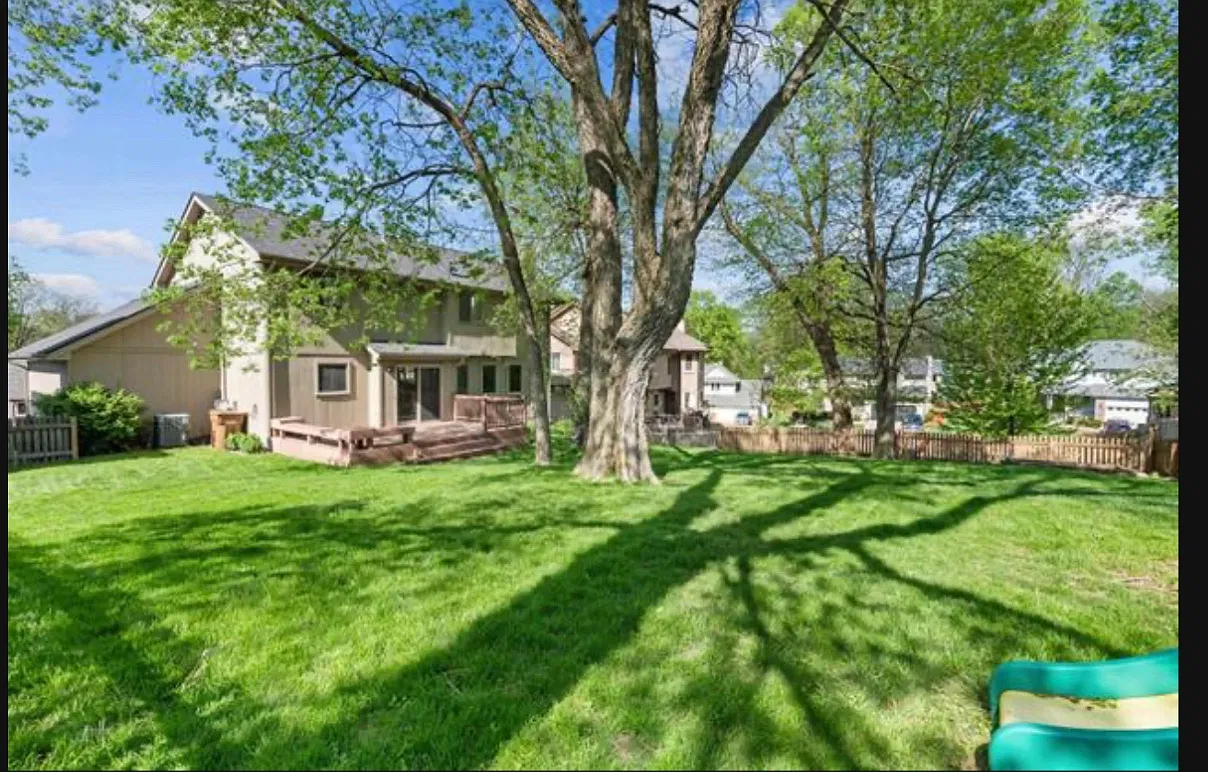 4 bed, 2194 sqft, $2,550 — Photo 3