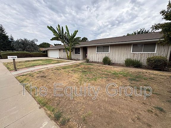 3rd image of 2232 E Paradise Ave