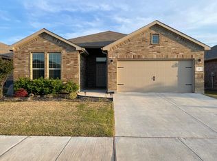 221 Red Fox Ln, Denton, TX 76210