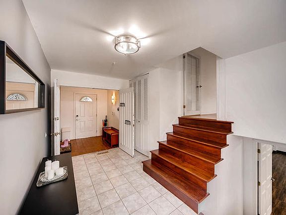 4th image of 6629 Westmoreland Dr