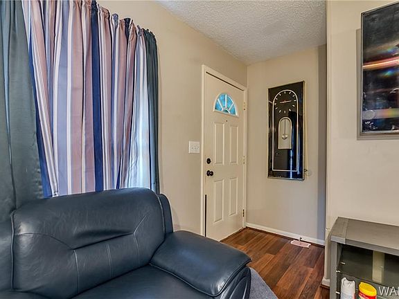 3rd image of 3967 Shaw Dr
