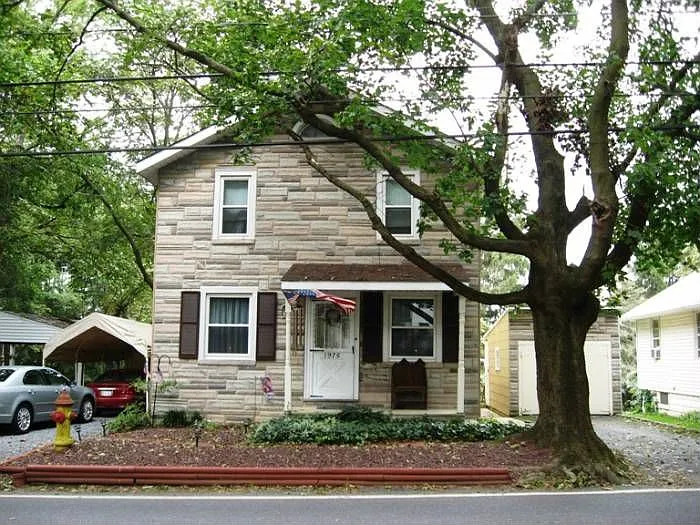 1975 Pine Dr photo 1