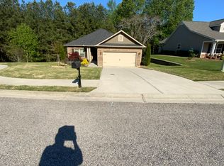 832 Hidden Hollow Cir, Commerce, GA 30529