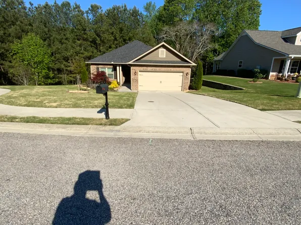 832 Hidden Hollow Cir, Commerce, GA 30529