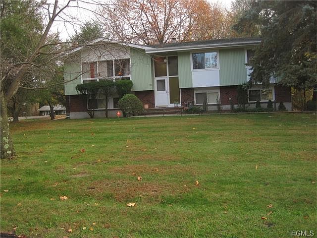 1st image of 15 Dorchester Dr
