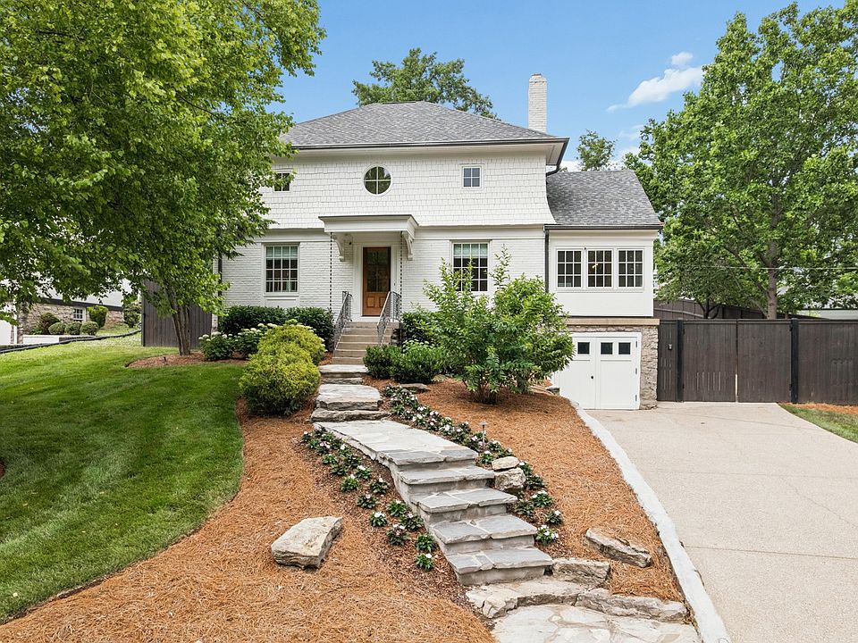 1st image of 902 Marengo Ln