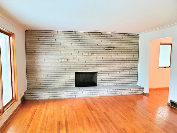 5th image of 301 Longview Dr