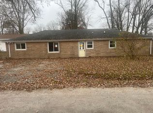 720 E Marion St, Clinton, IL 61727