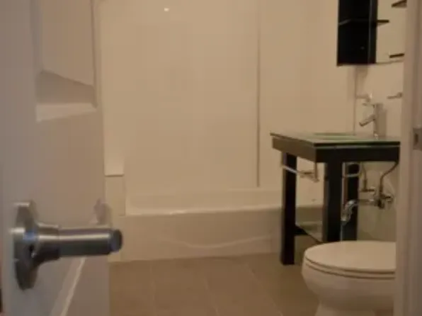 945 Coney Island Avenue image 7 of 8