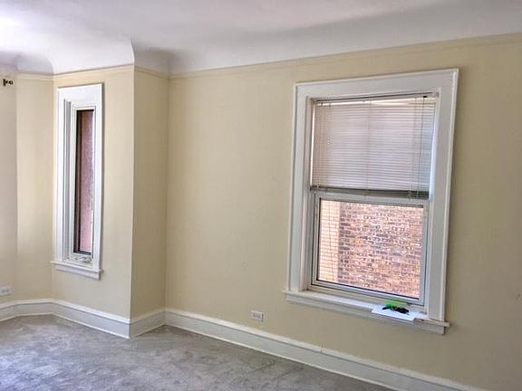 3rd image of 4824 Elm St APT 2