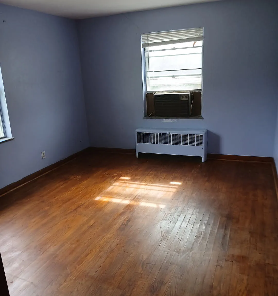 2421 Riverside Dr — Photo 4