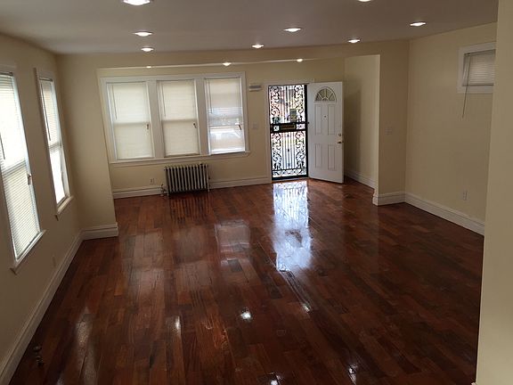 3rd image of 15606 111th Ave