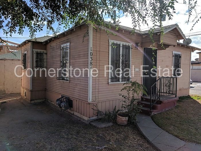1st image of 1038 1/2 W 105th St